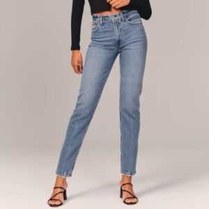 Abercrombie & Fitch Women's High Rise Mom Jeans Medium Wash Size 10/30 NWT!